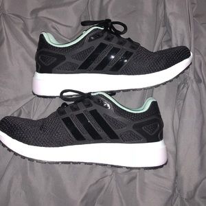 Adidas cloudfoam sneakers